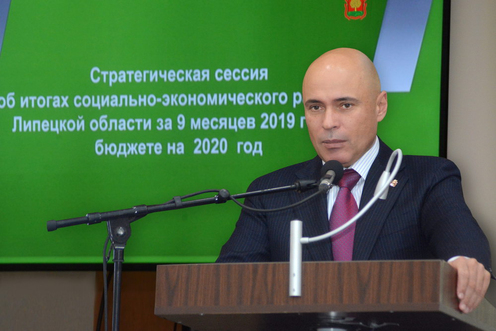 Игорь Артамонов подвел итоги работы за девять месяцев и поставил задачи на 2020 год