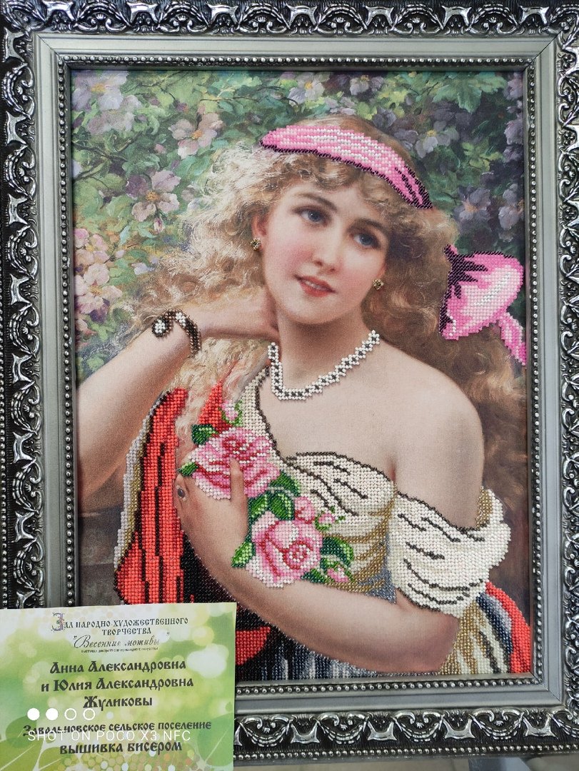 Выставка народно-прикладного творчества "Весенние мотивы"